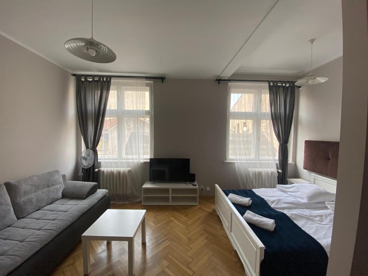 P&J Apartamenty Sw. Krzyza Kraków Eksteriør billede